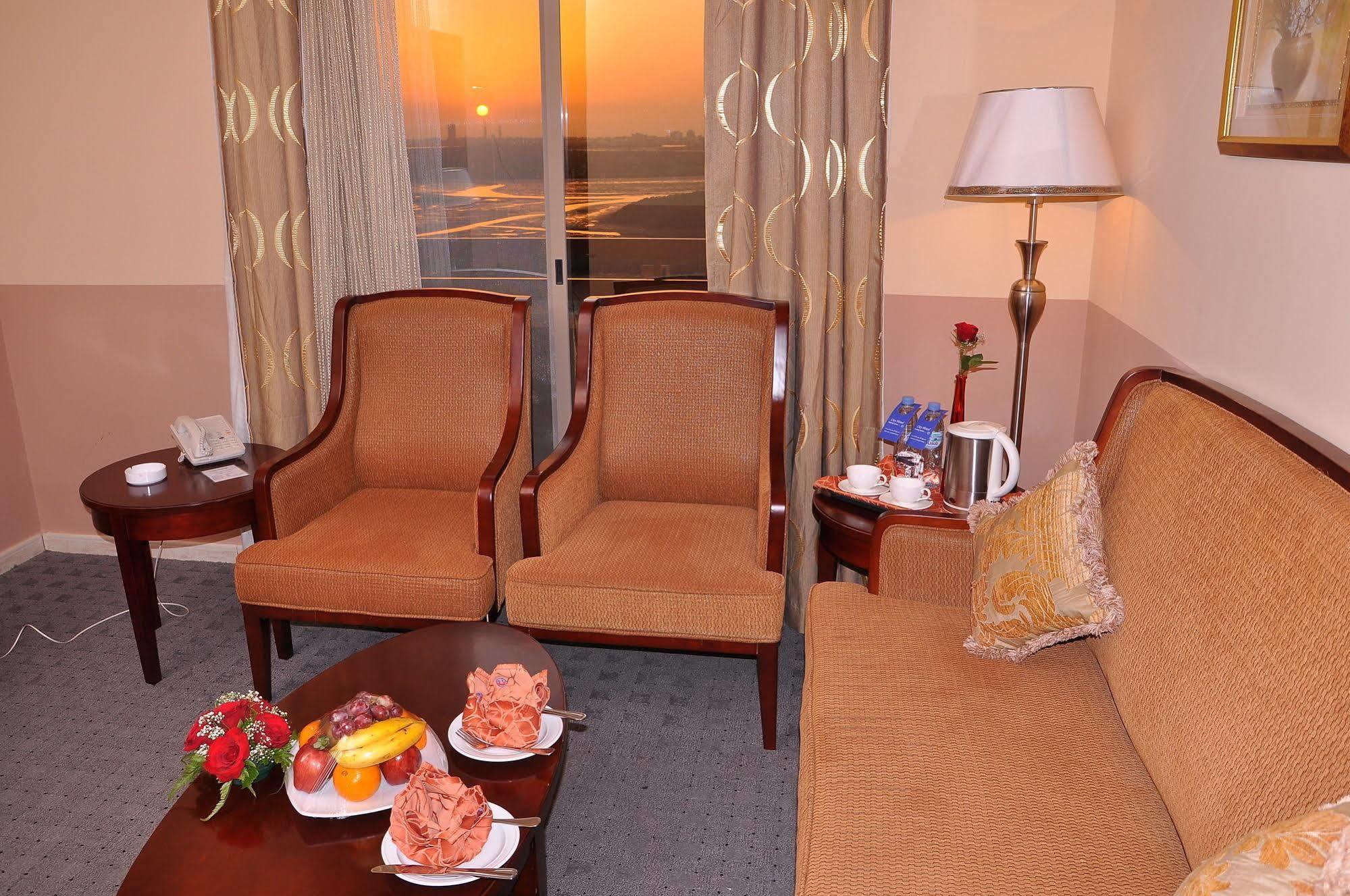 City Hotel Ras al-Khaimah Exterior foto