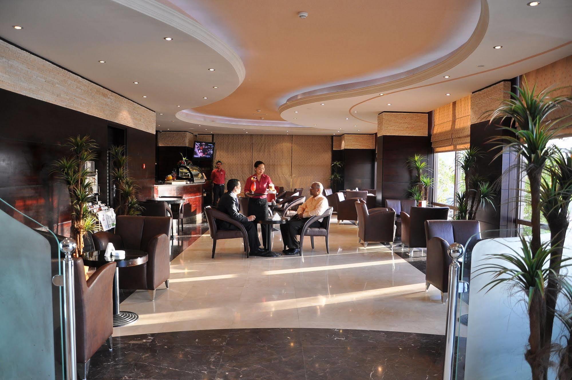 City Hotel Ras al-Khaimah Exterior foto